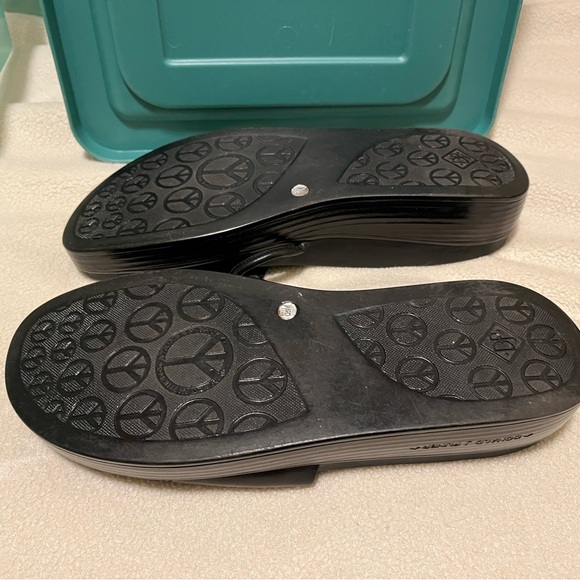 8.5 Donald Pliner leather sandals - Picture 3 of 6